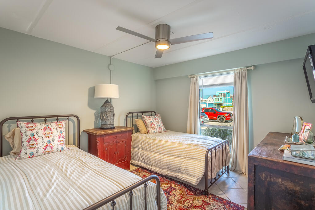 240 W Gorrie Dr # 2, St. George Island 32328 Unit: Villa H 2