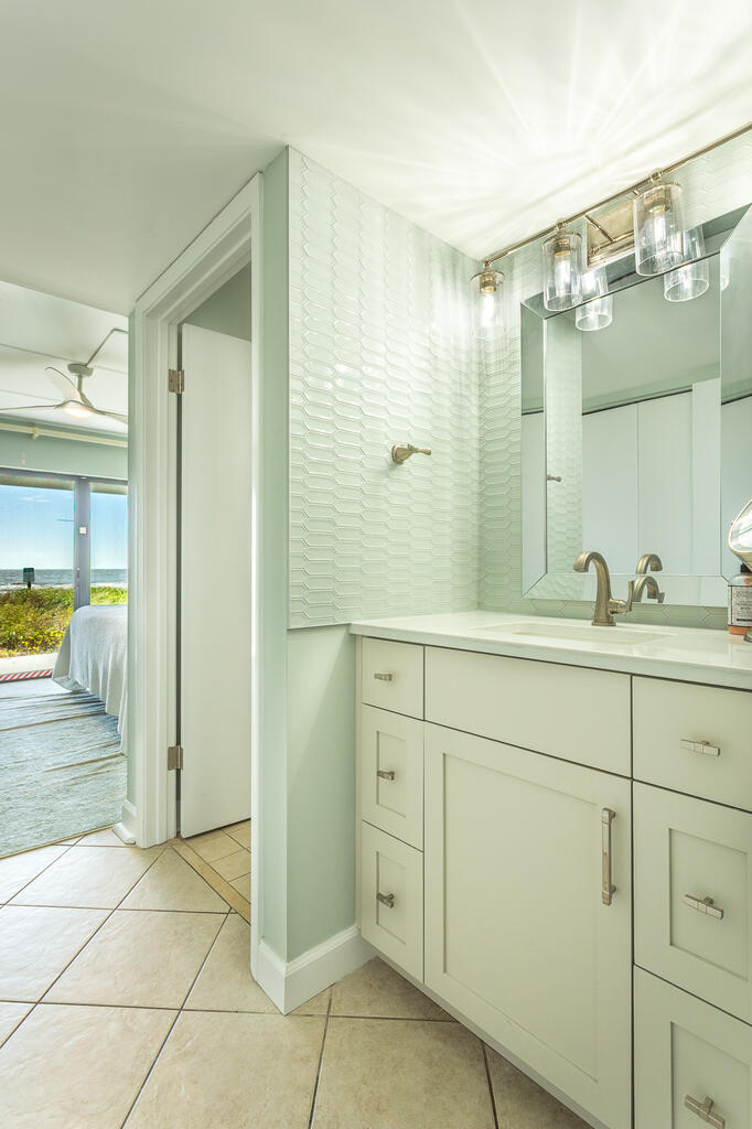 240 W Gorrie Dr # 2, St. George Island 32328 Unit: Villa H 2