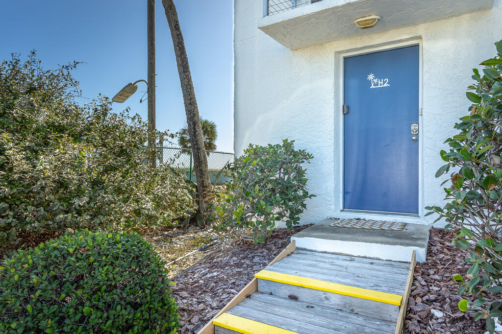 240 W Gorrie Dr # 2, St. George Island 32328 Unit: Villa H 2