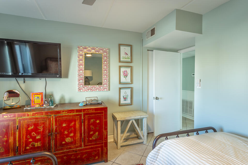 240 W Gorrie Dr # 2, St. George Island 32328 Unit: Villa H 2