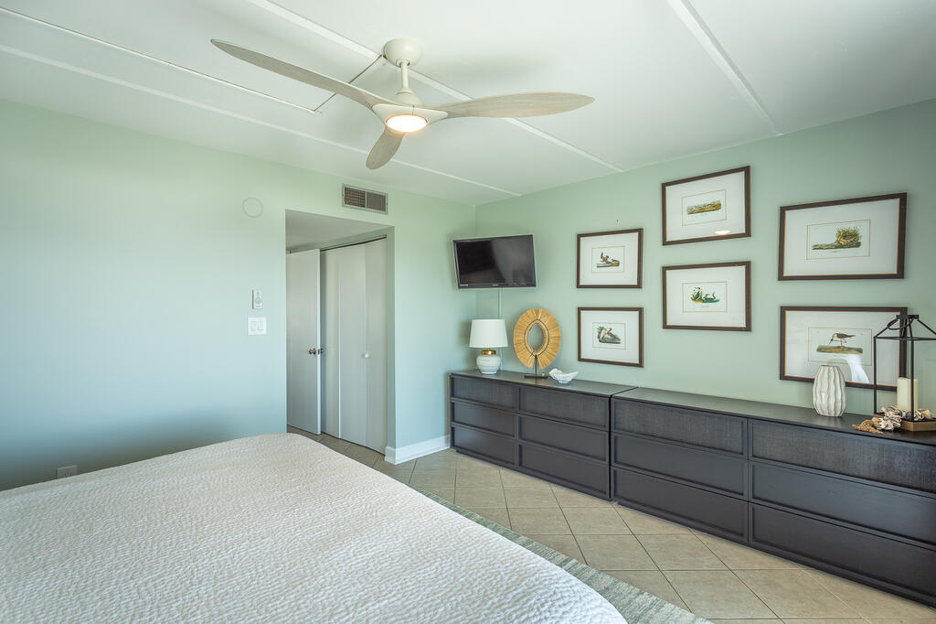 240 W Gorrie Dr # 2, St. George Island 32328 Unit: Villa H 2