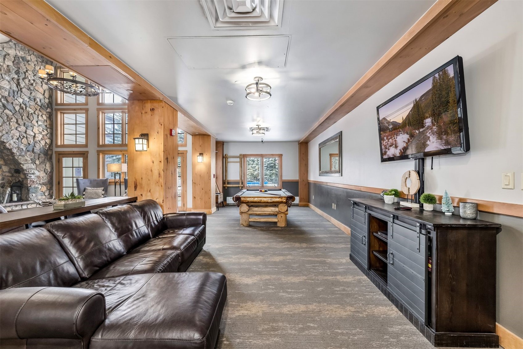 135 Dercum DRIVE 8630