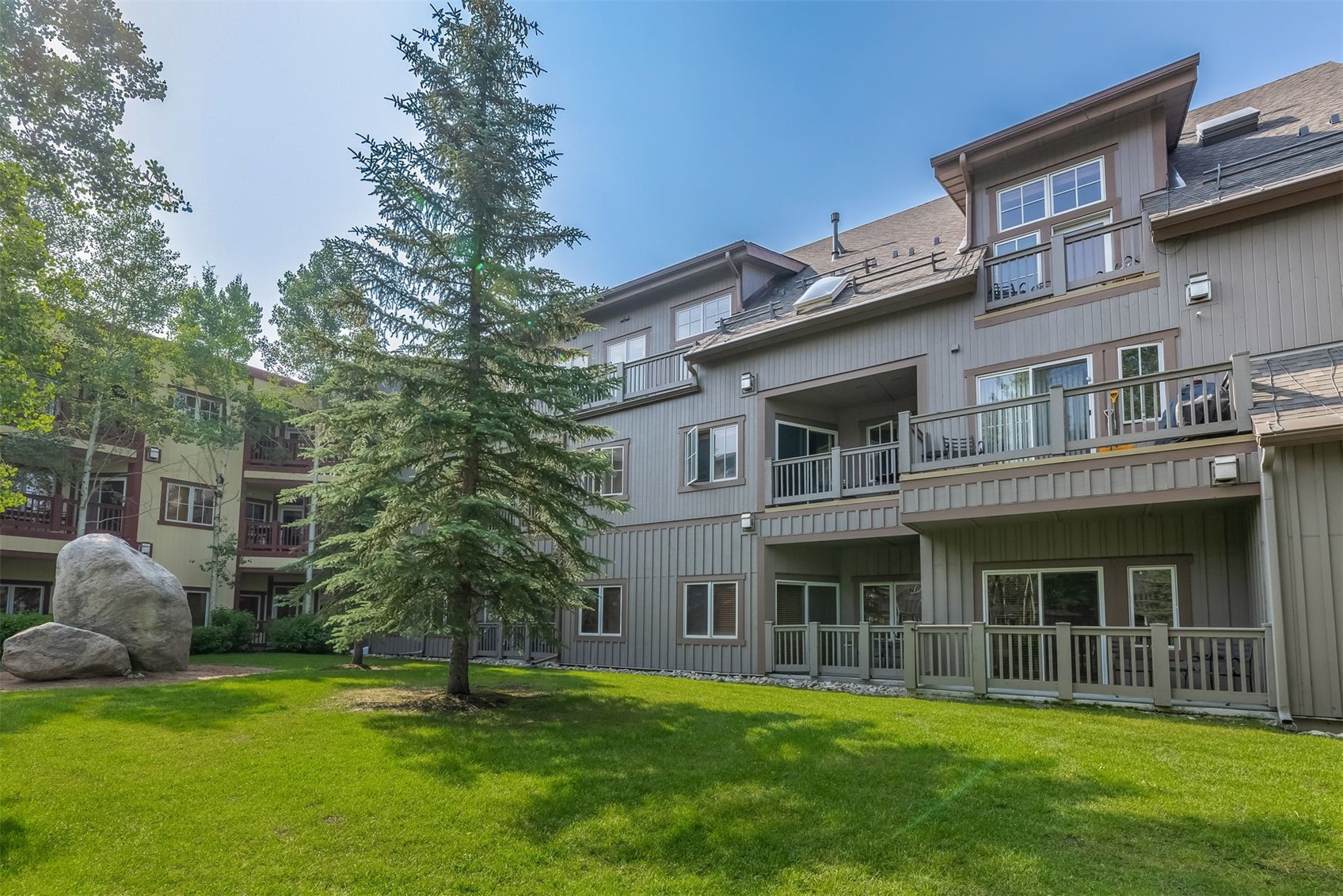 135 Dercum DRIVE 8630