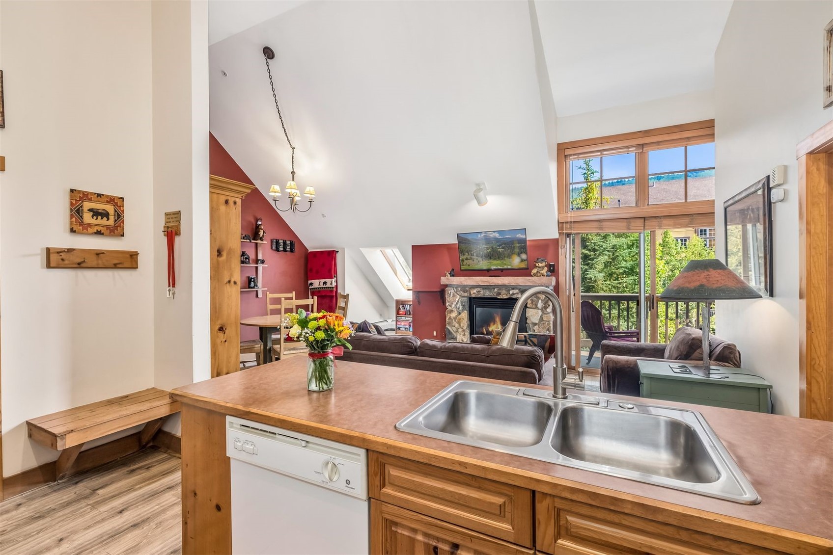 135 Dercum DRIVE 8630