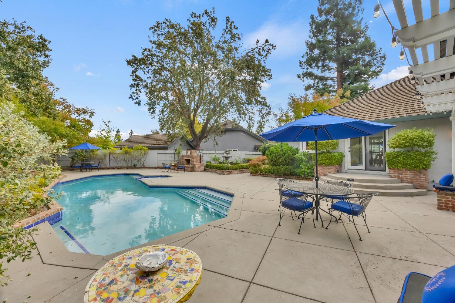 11587 Crystal Lake Court
