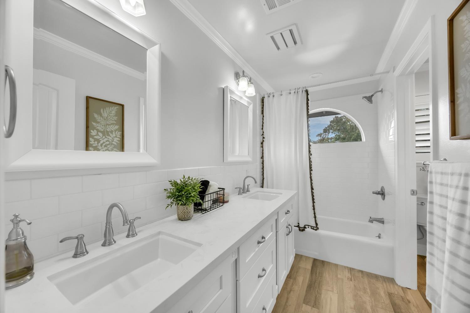 11587 Crystal Lake Court