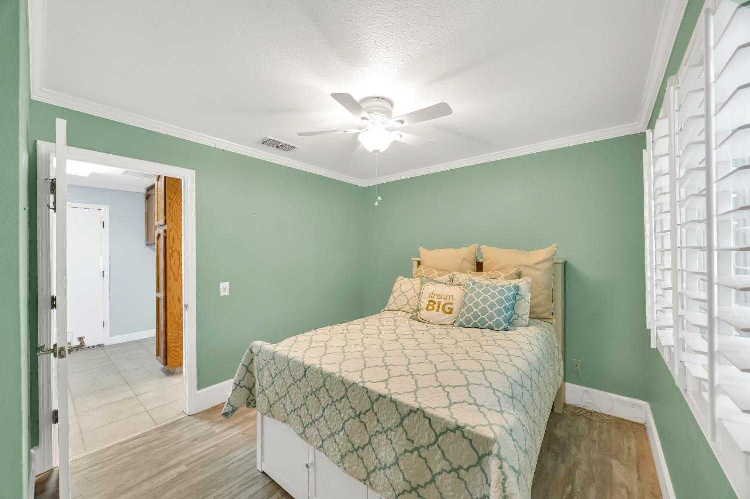 11587 Crystal Lake Court