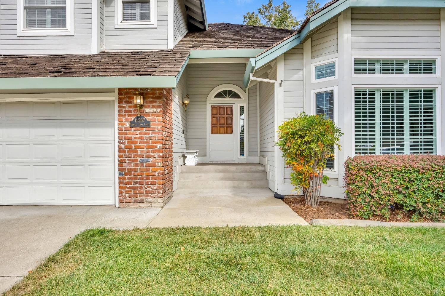 11587 Crystal Lake Court