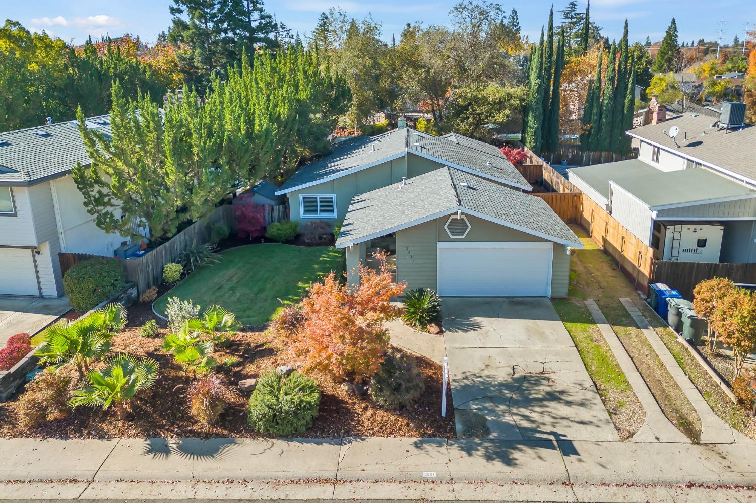 6821 Lonicera Drive