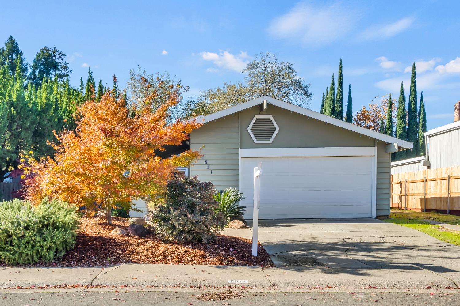 6821 Lonicera Drive