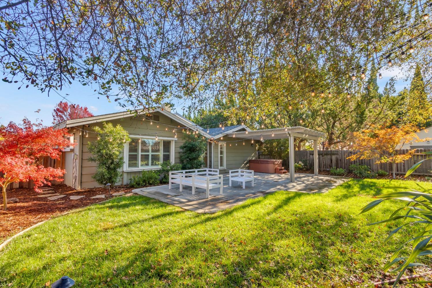 6821 Lonicera Drive