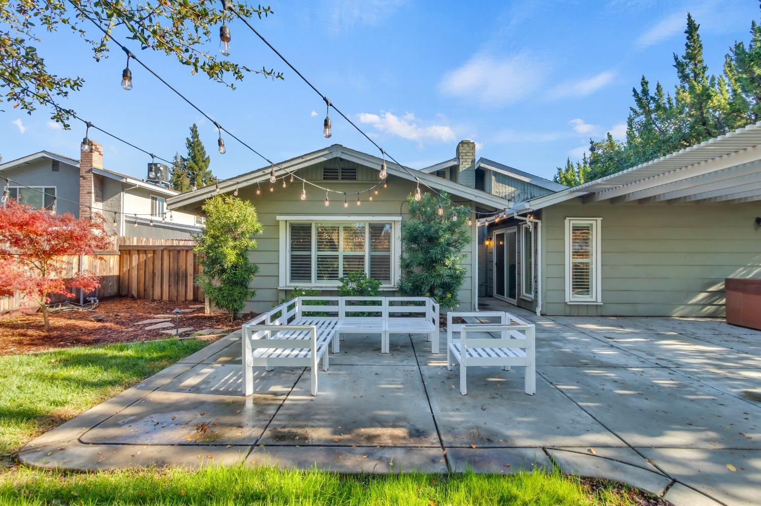 6821 Lonicera Drive
