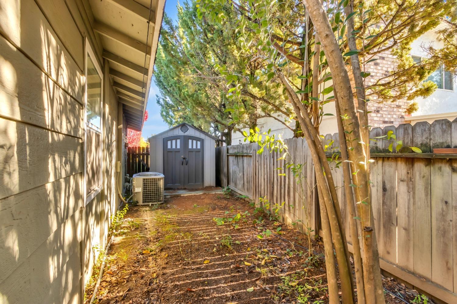 6821 Lonicera Drive