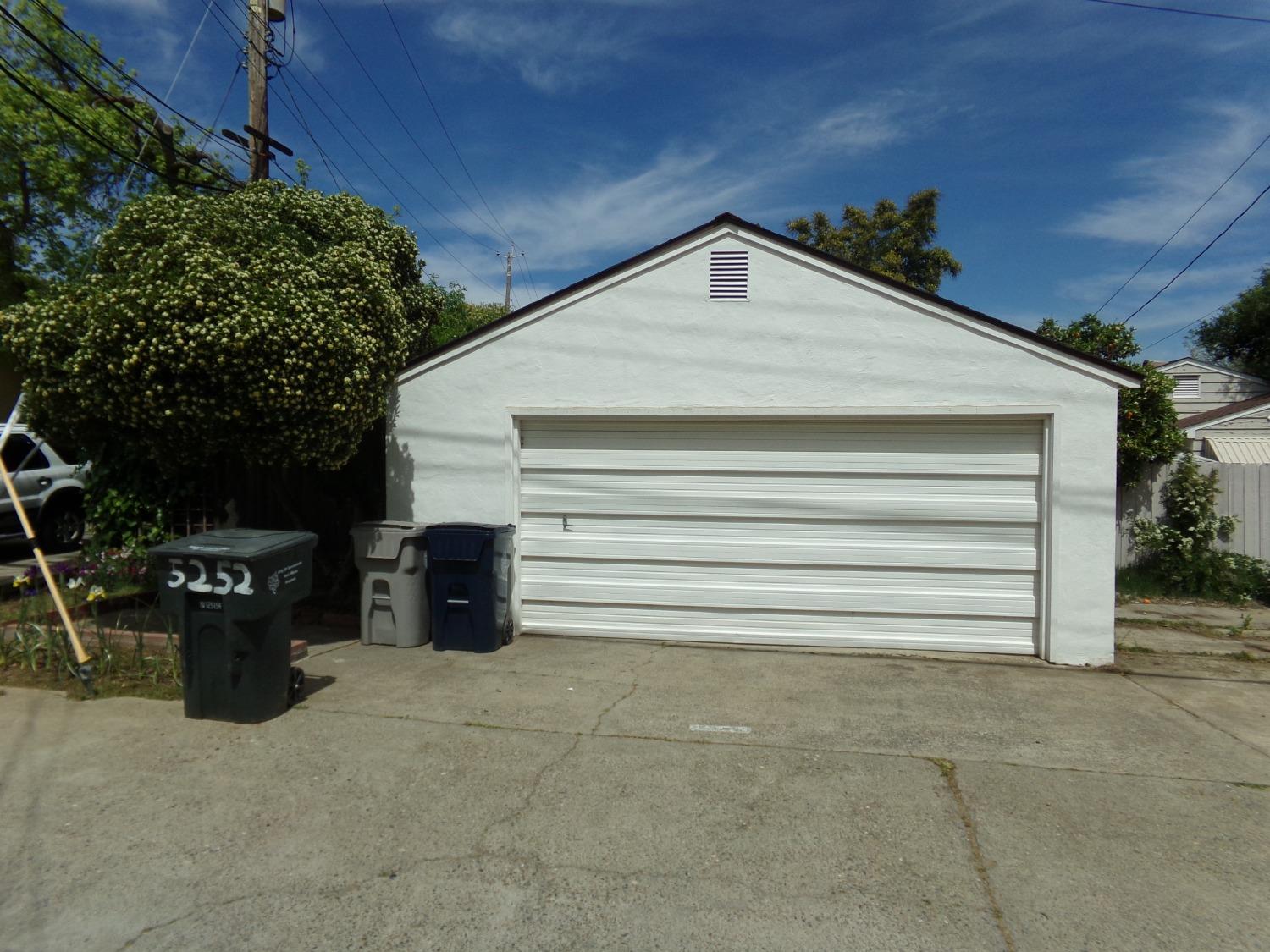5252 H Street