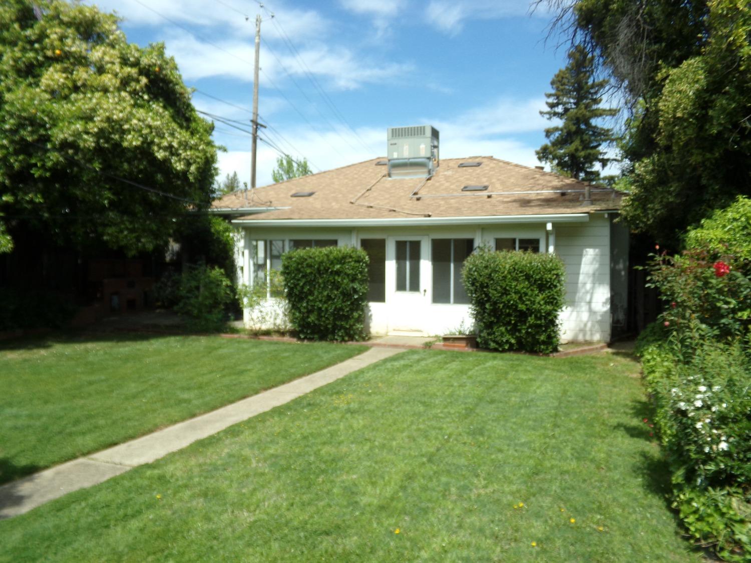 5252 H Street