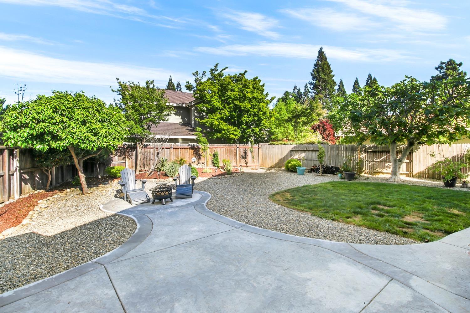 2121 Campton Circle
