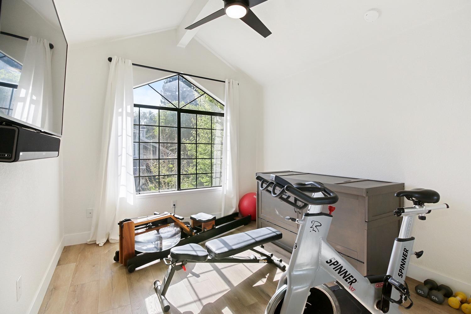 2121 Campton Circle
