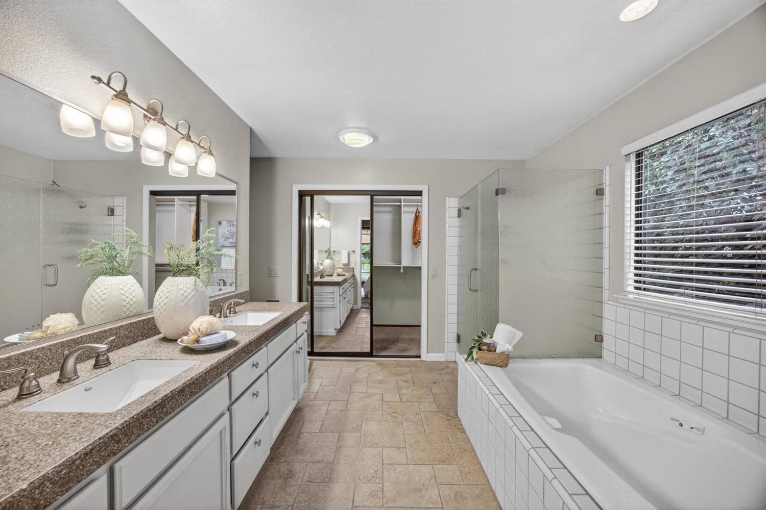2206 Fort Point Drive