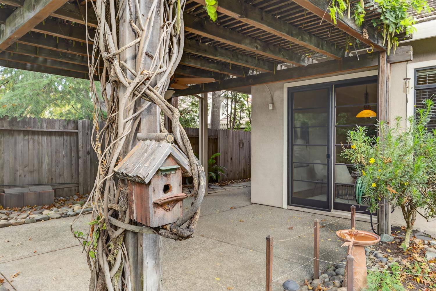 2206 Fort Point Drive