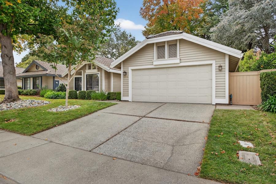 2206 Fort Point Drive