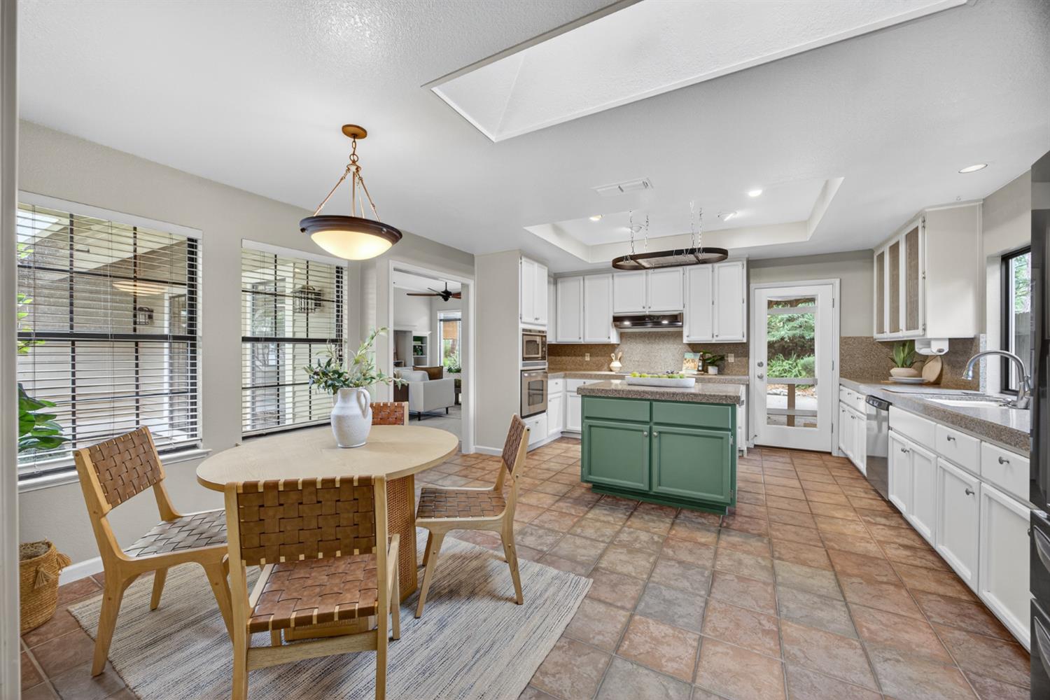 2206 Fort Point Drive