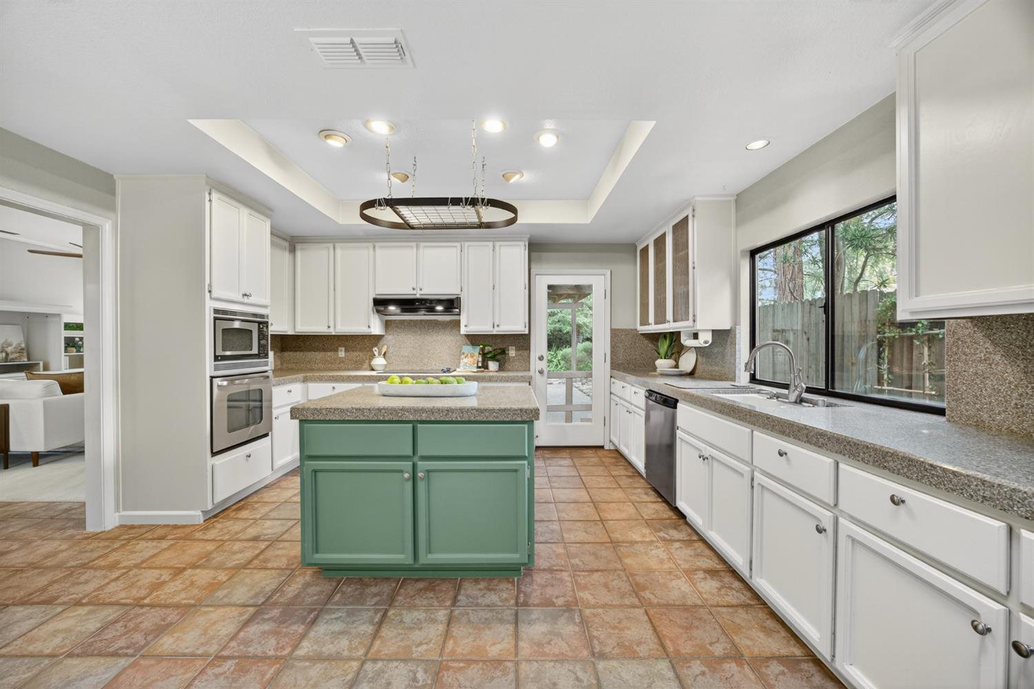 2206 Fort Point Drive