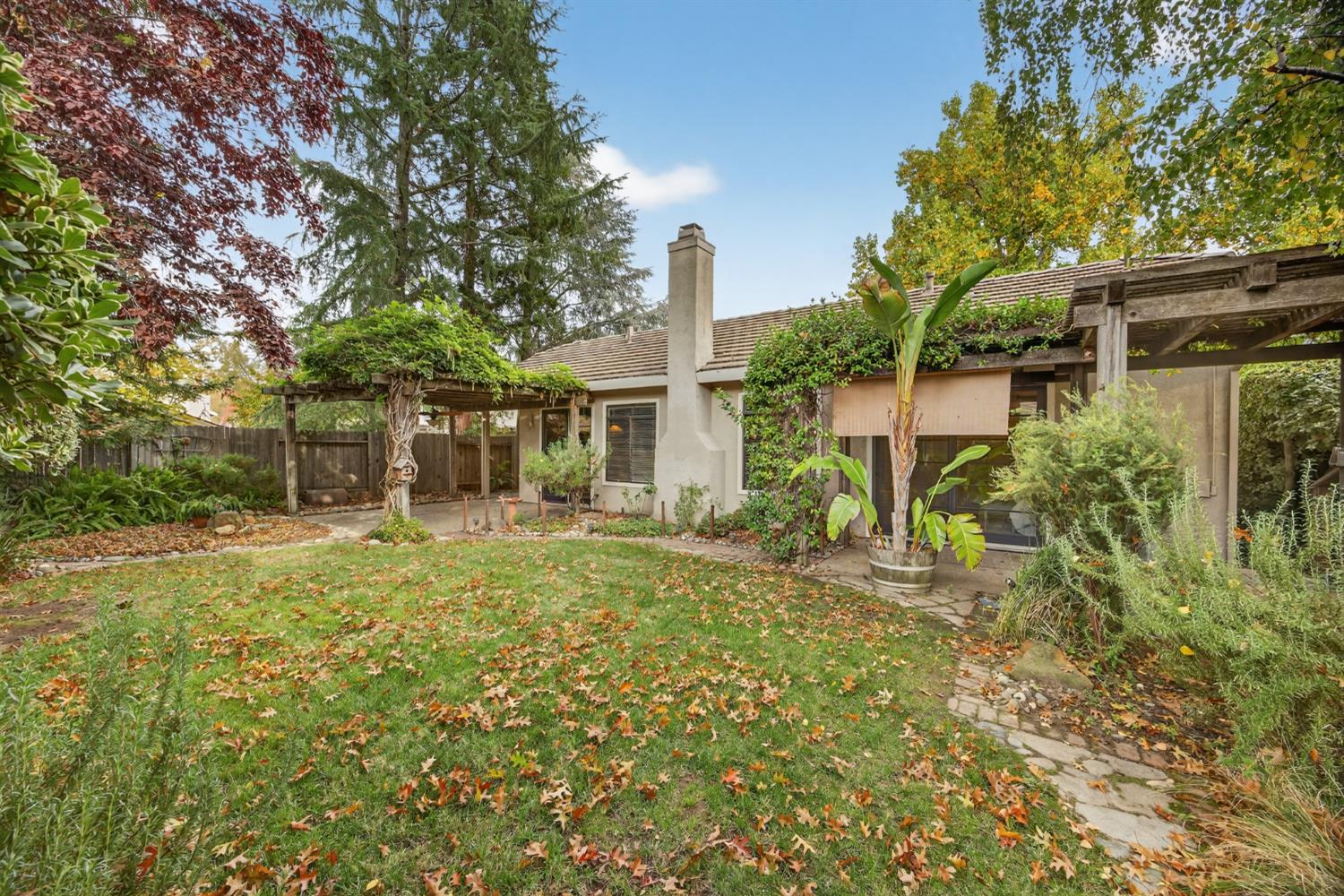 2206 Fort Point Drive