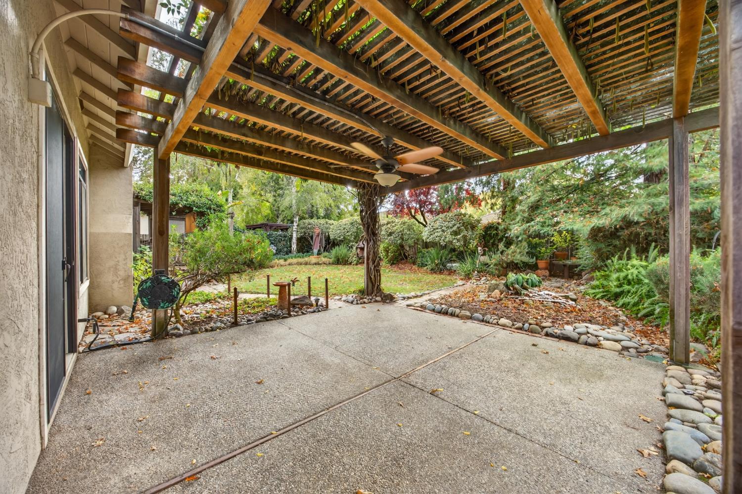 2206 Fort Point Drive