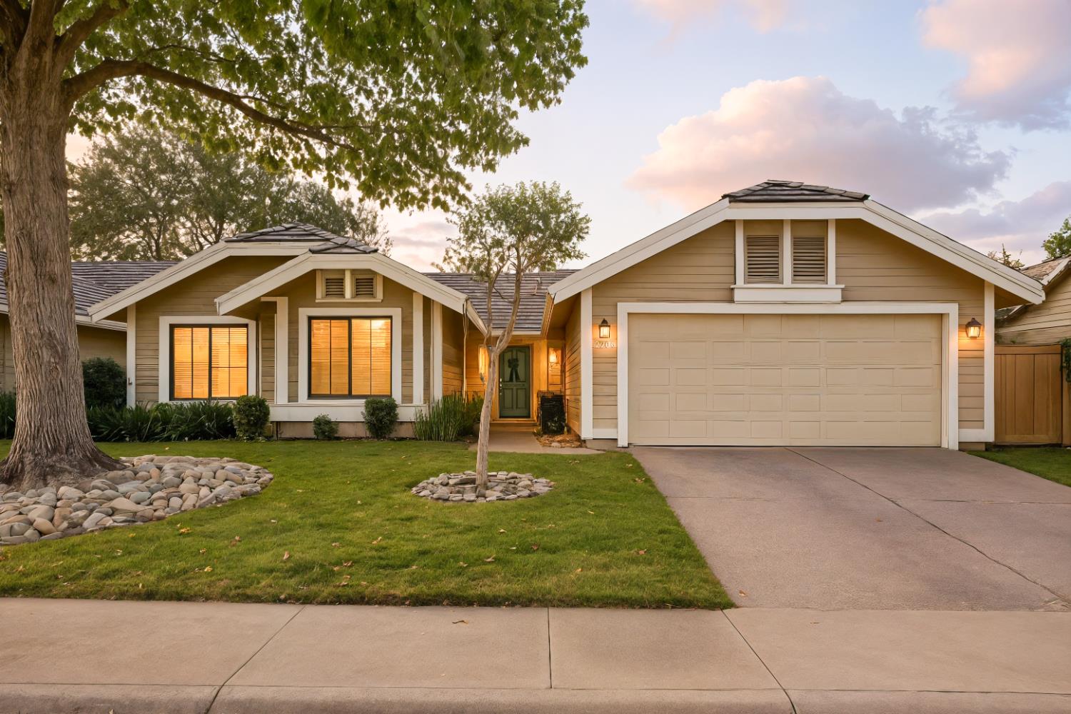 2206 Fort Point Drive