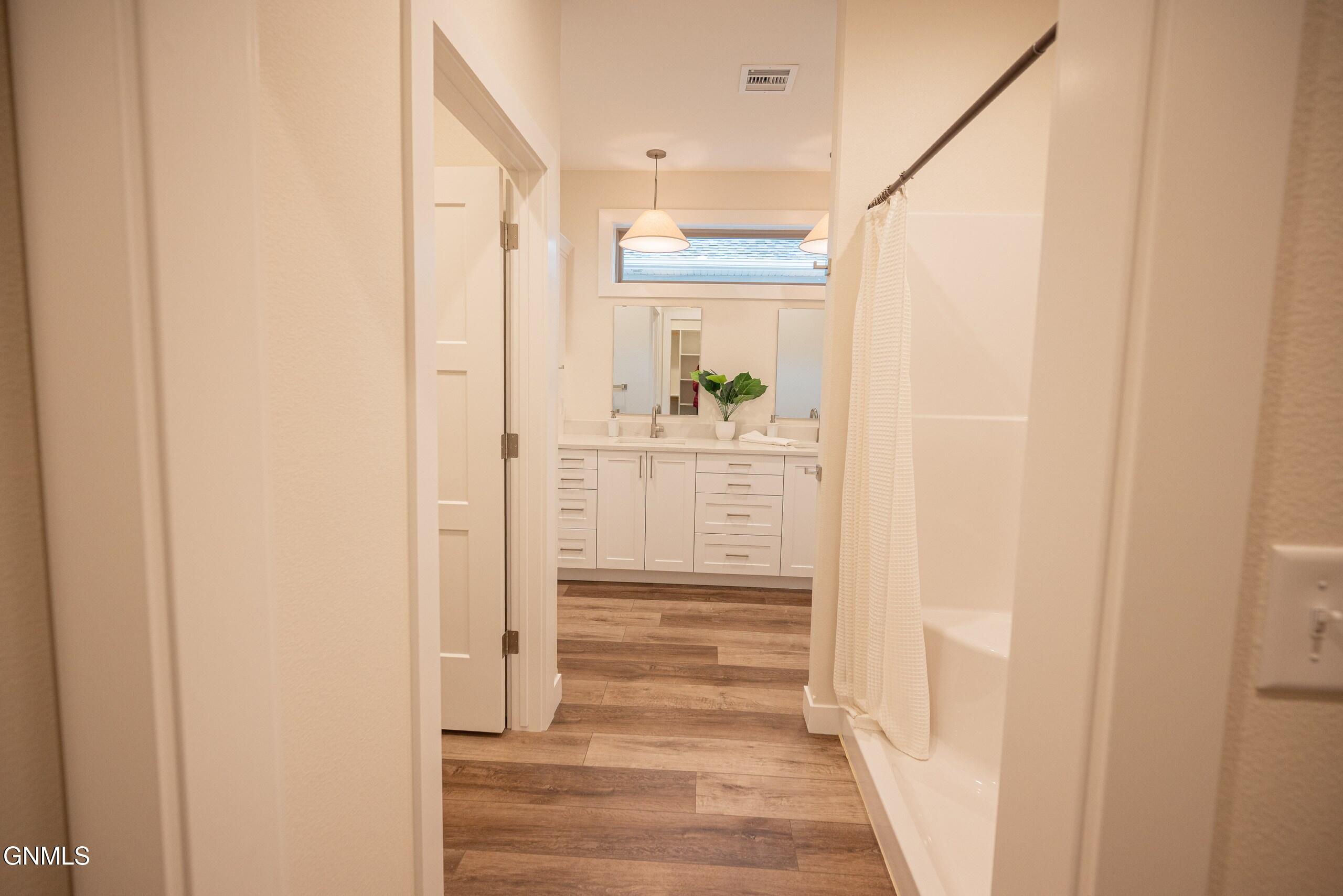 5918 Theodore Lane