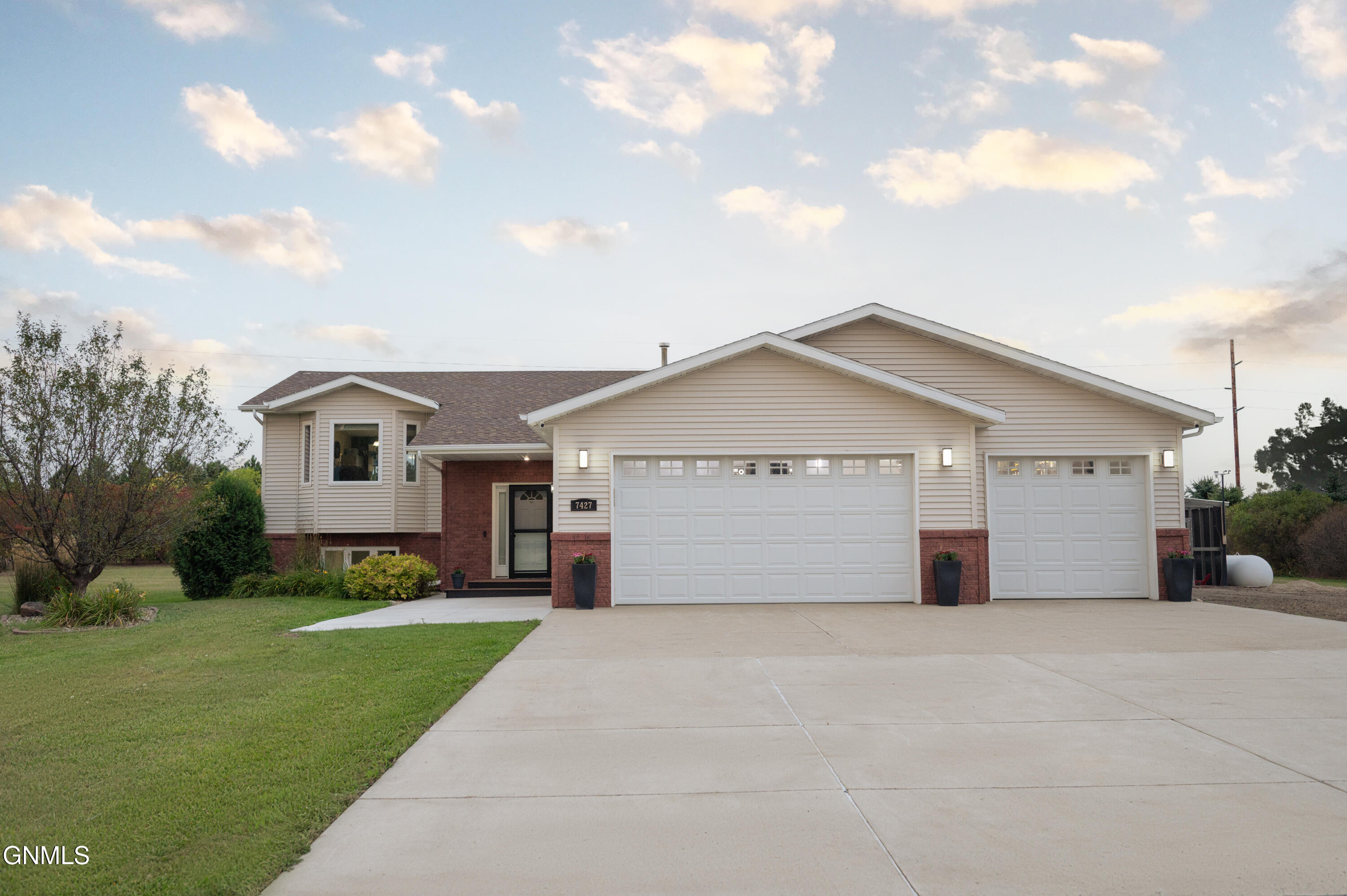 7427 Sandstone Drive