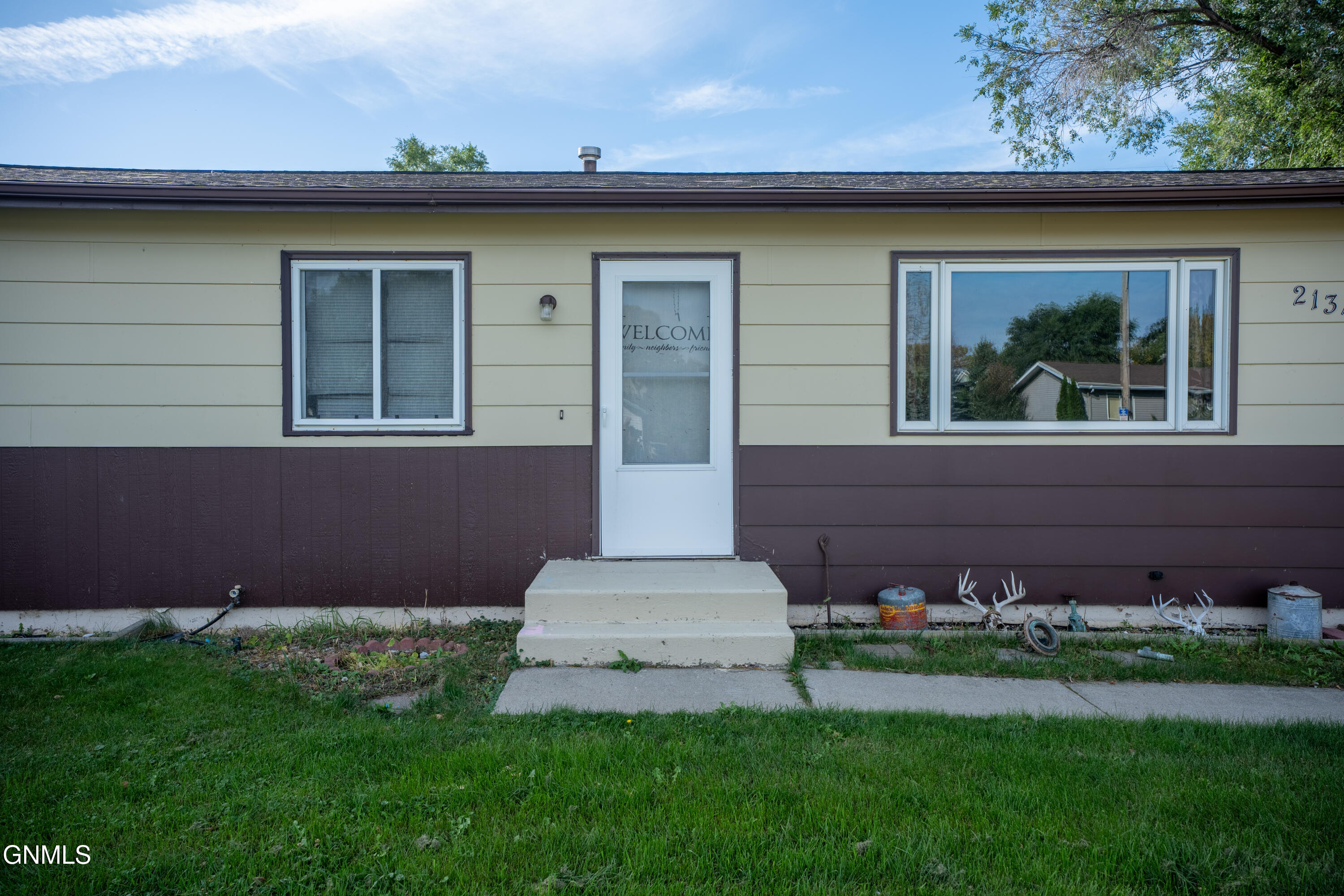 2134 Coulee Drive N