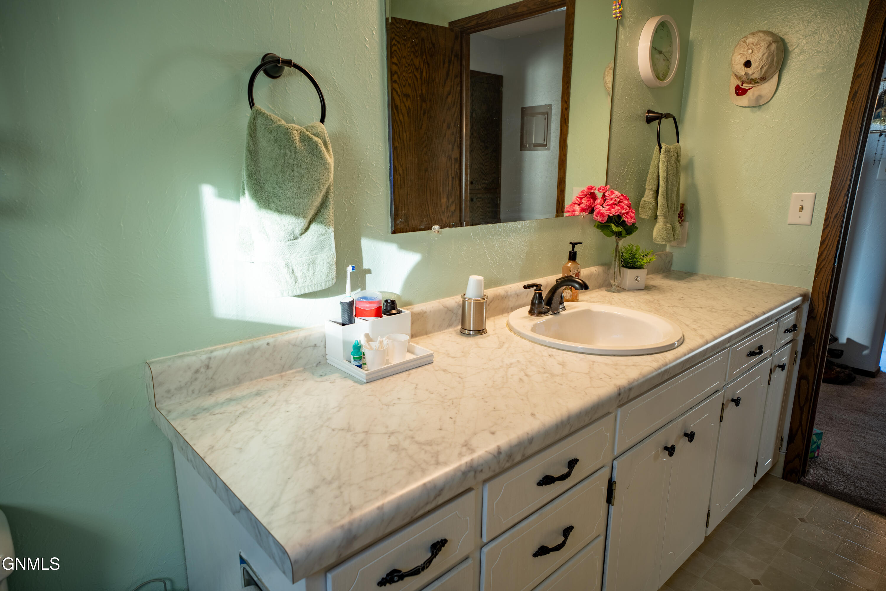 707 Interstate Avenue E, 4