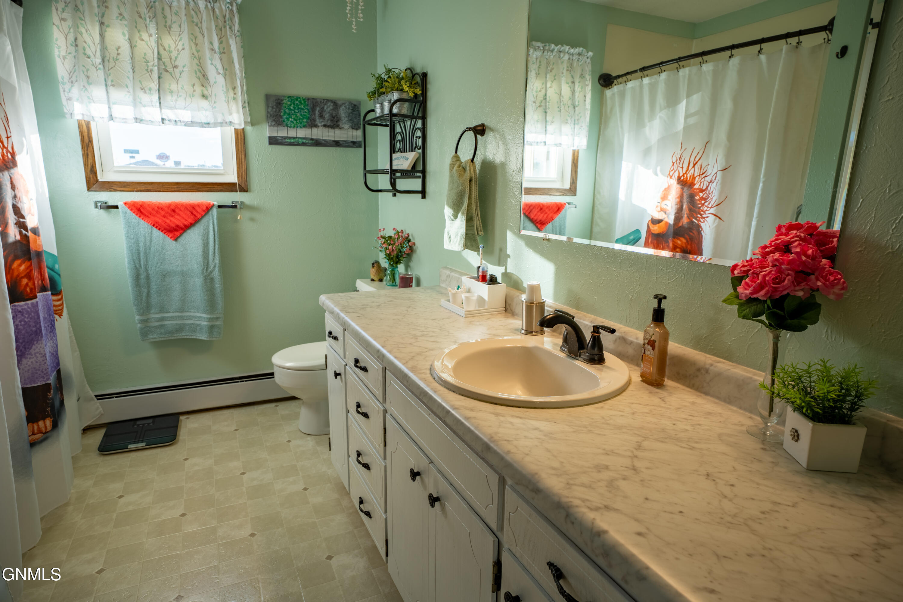 707 Interstate Avenue E, 4