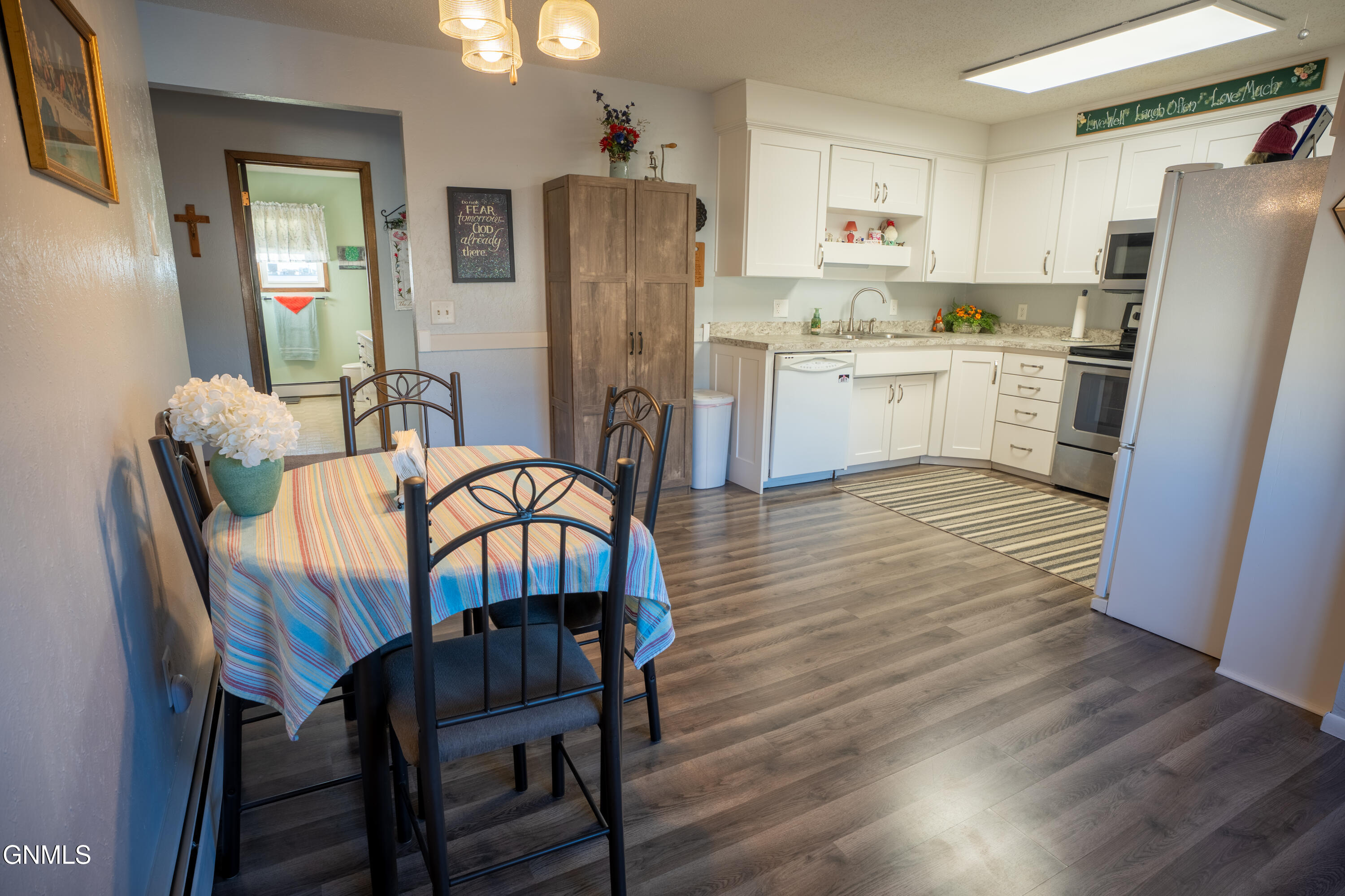 707 Interstate Avenue E, 4