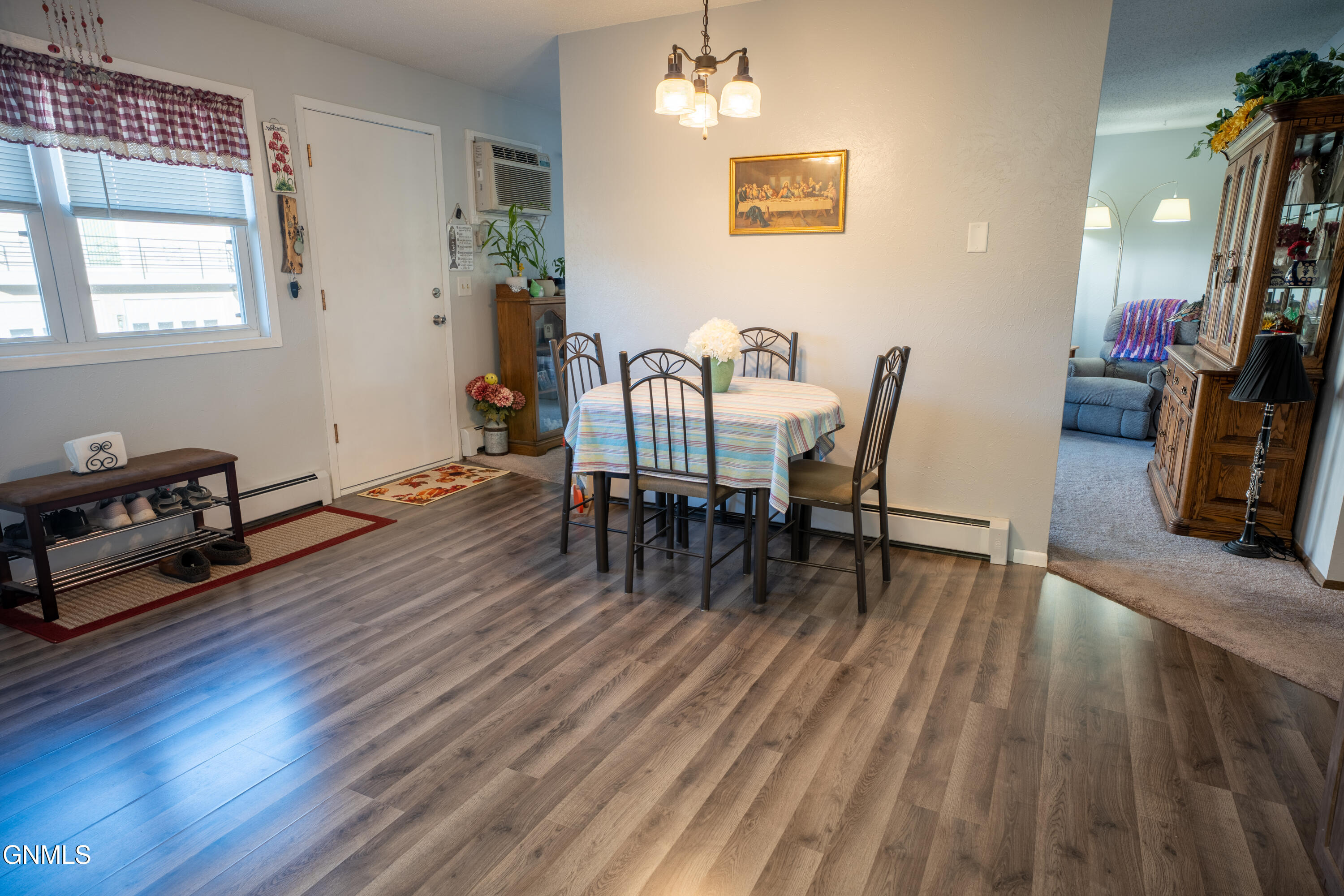 707 Interstate Avenue E, 4