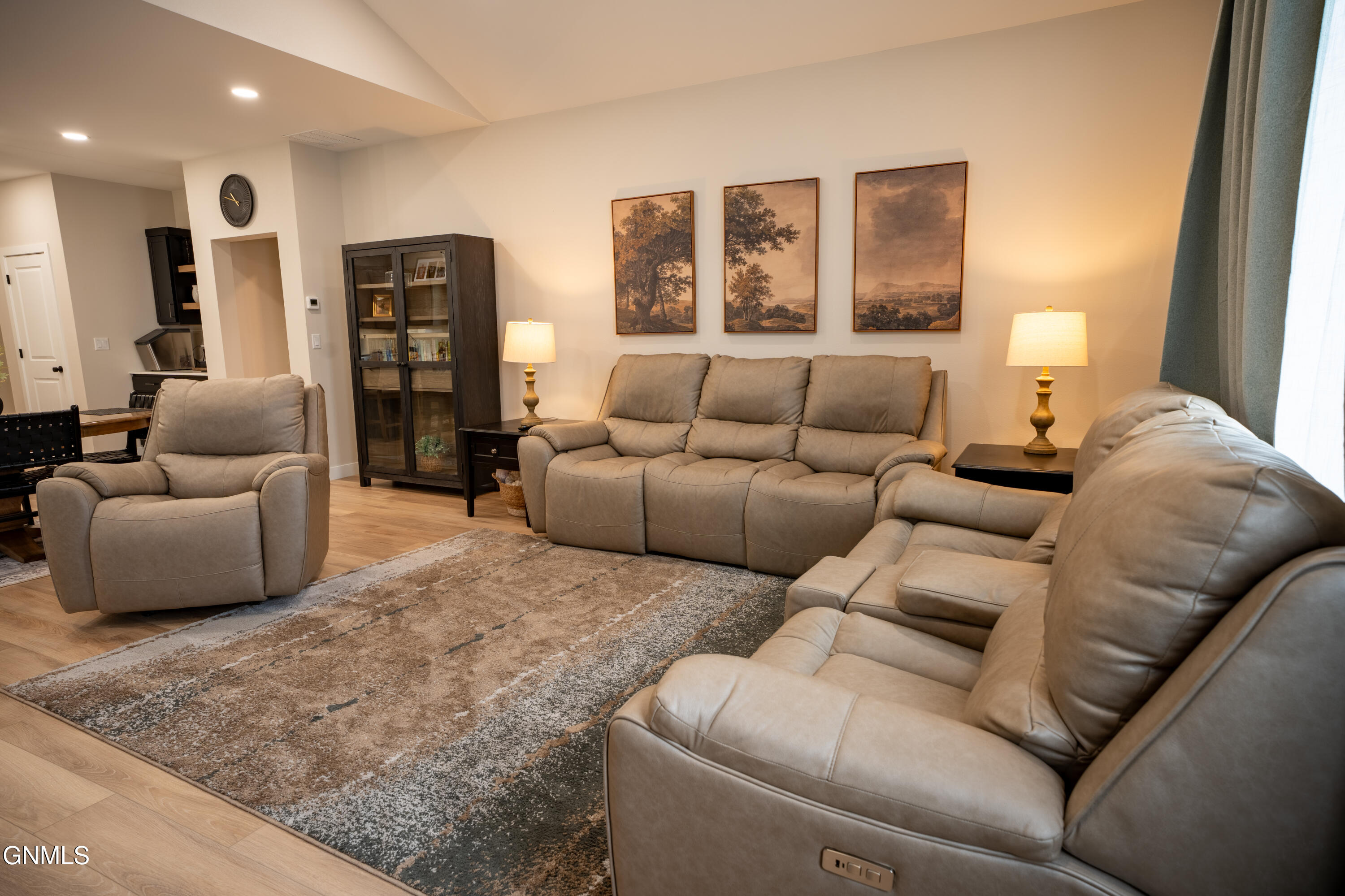 4208 Silver Boulevard