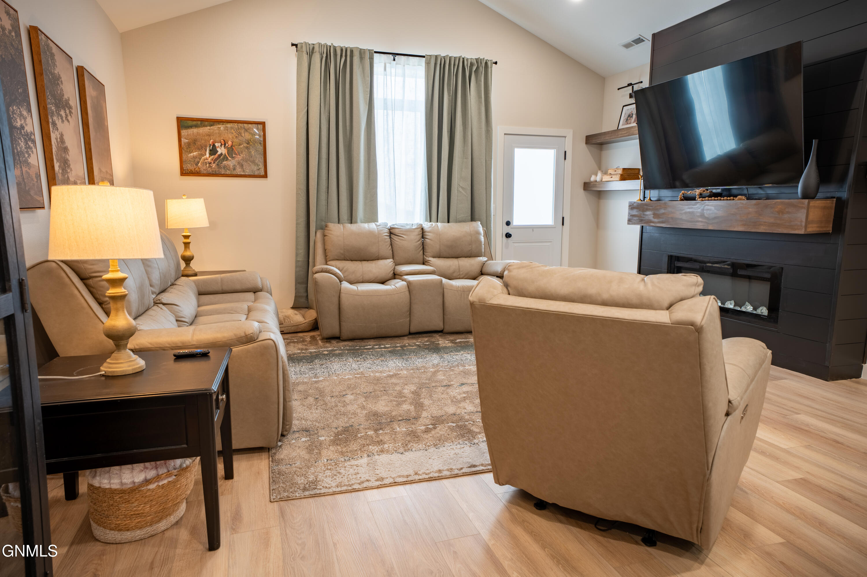 4208 Silver Boulevard