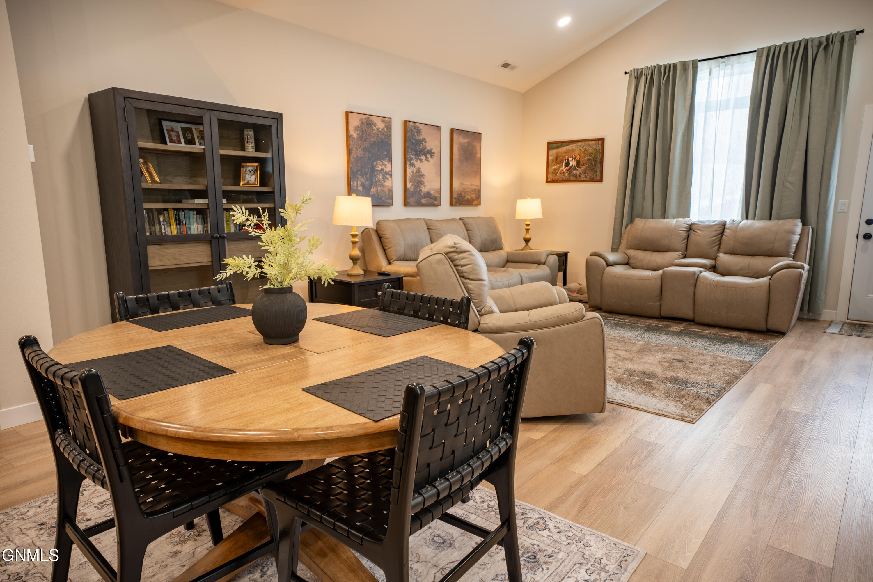 4208 Silver Boulevard