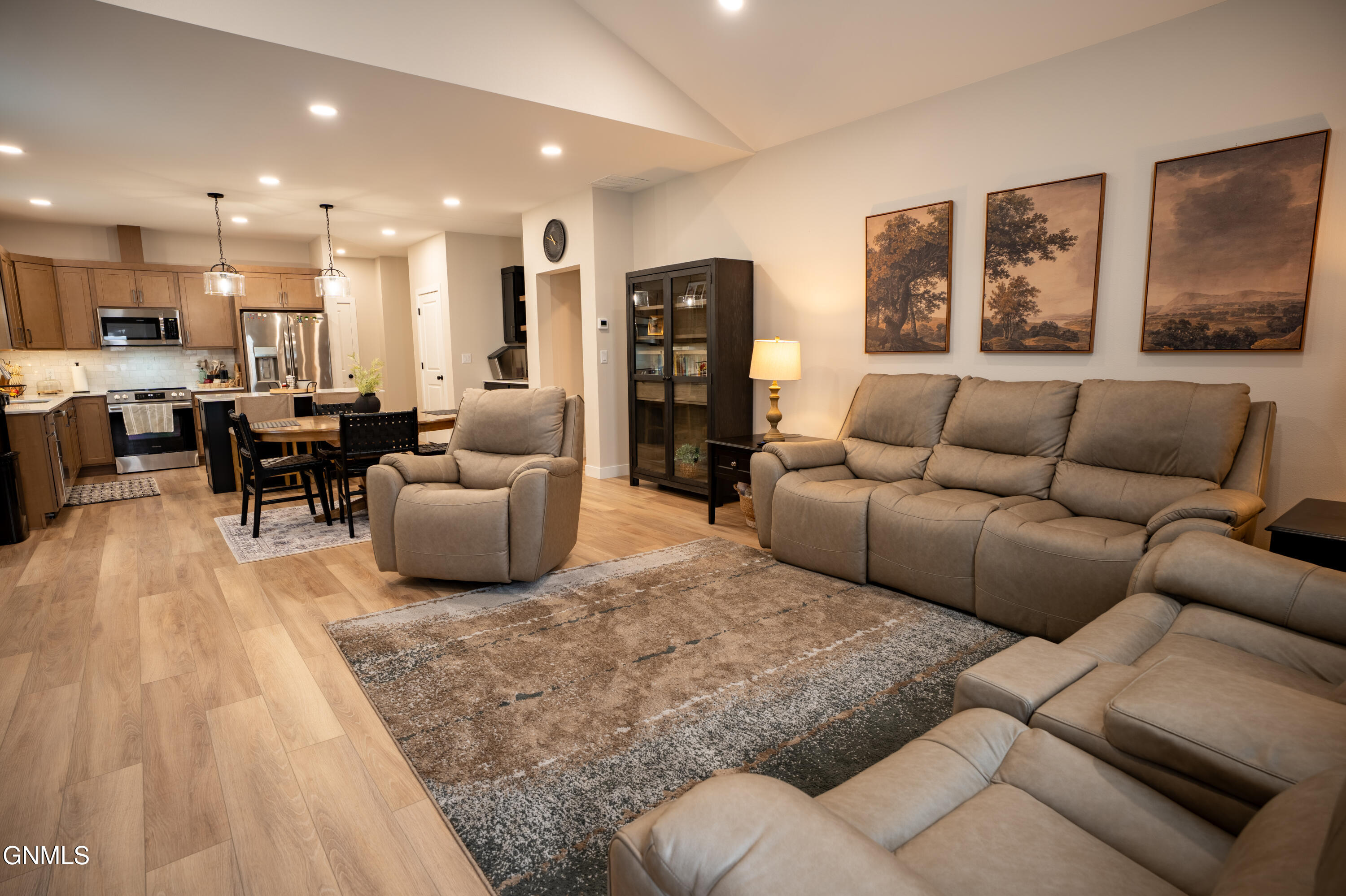 4208 Silver Boulevard