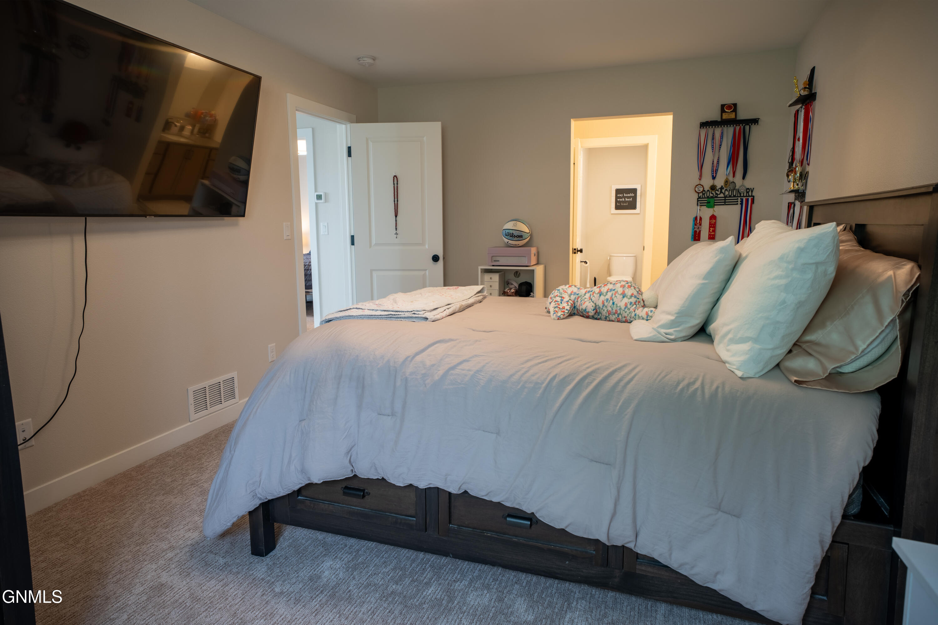 4208 Silver Boulevard