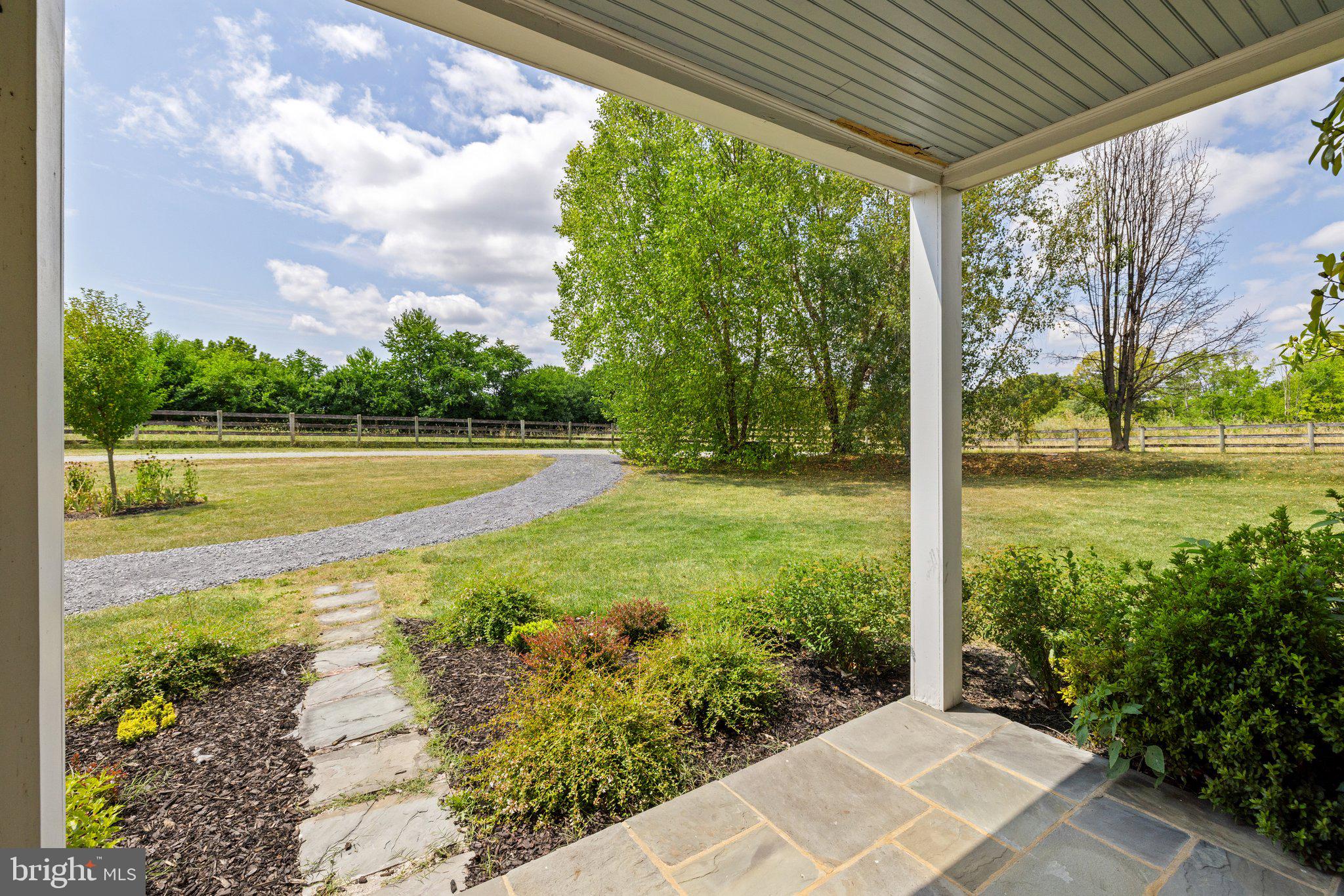 104 Greenfields Ln