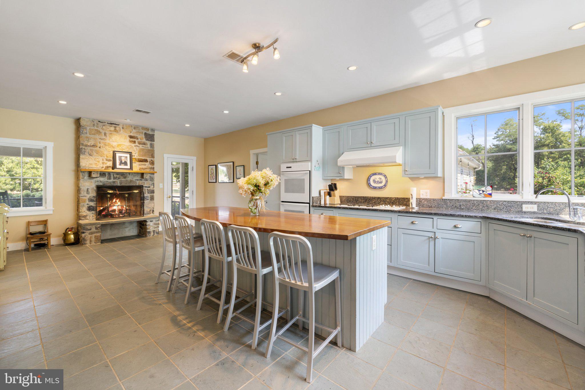 104 Greenfields Ln