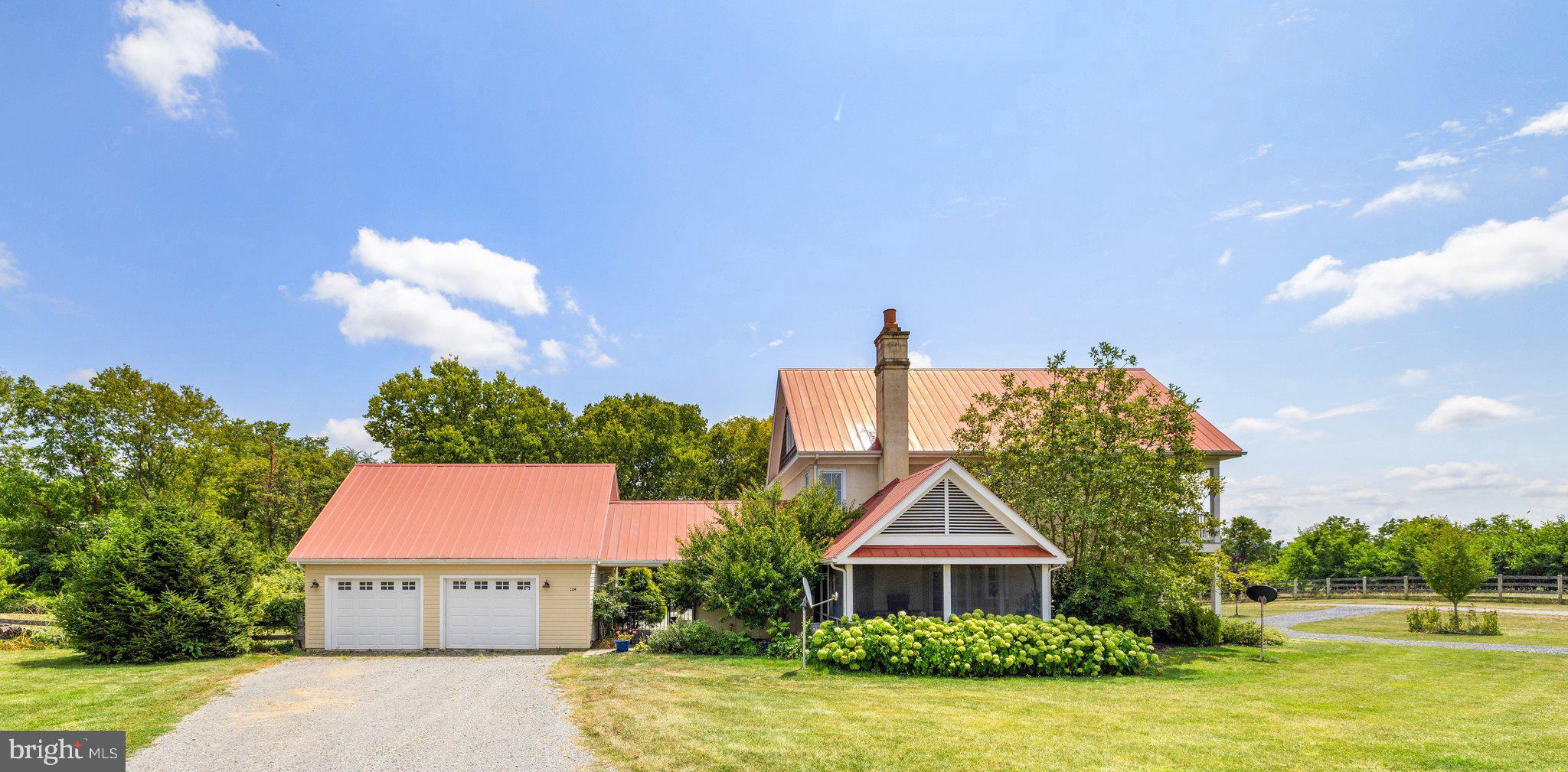 104 Greenfields Ln