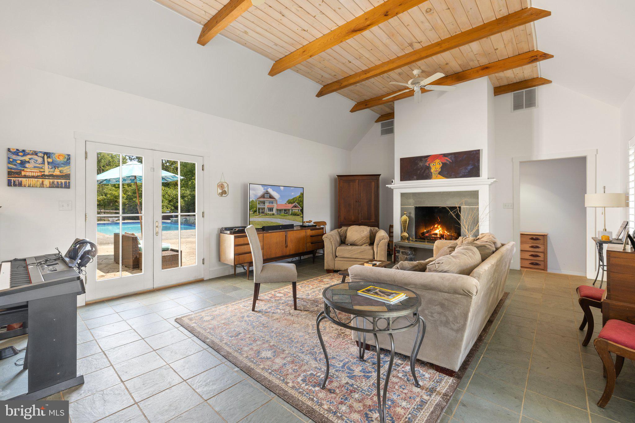104 Greenfields Ln