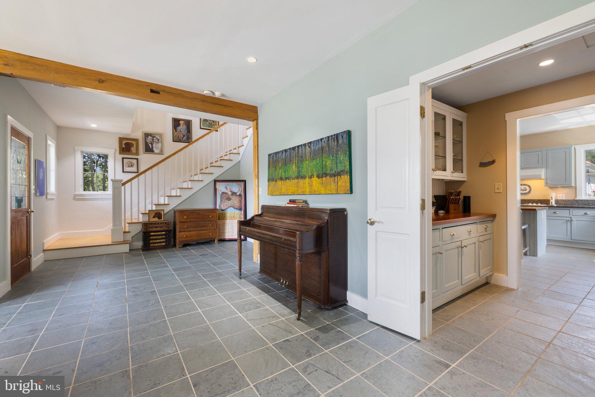 104 Greenfields Ln