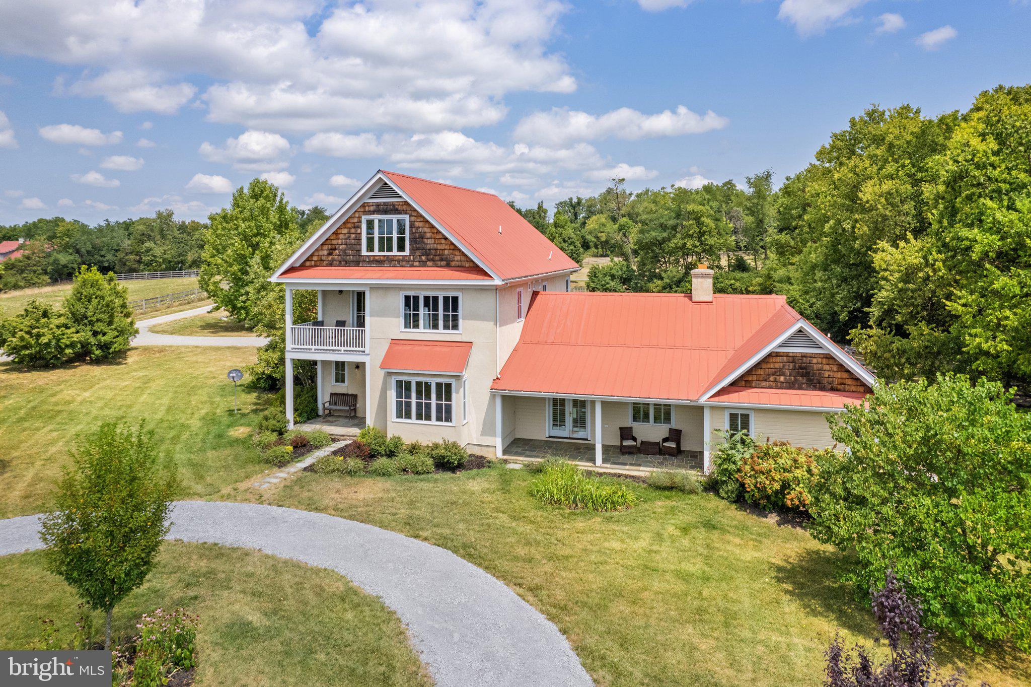 104 Greenfields Ln