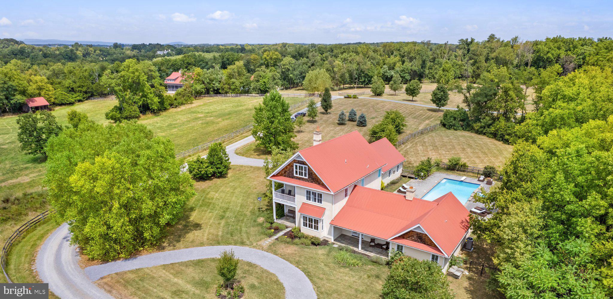 104 Greenfields Ln