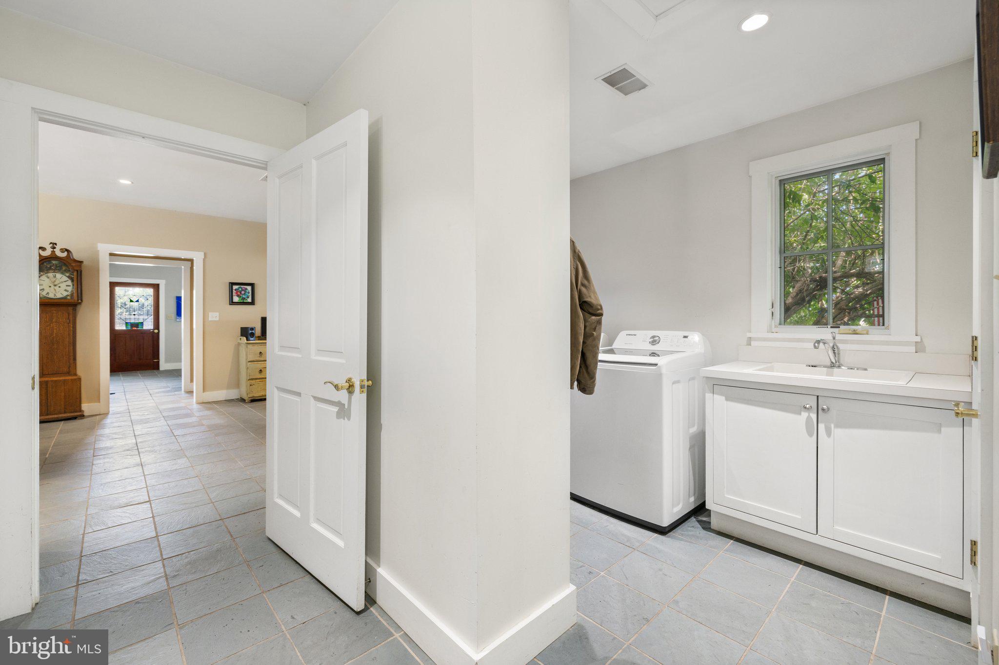 104 Greenfields Ln