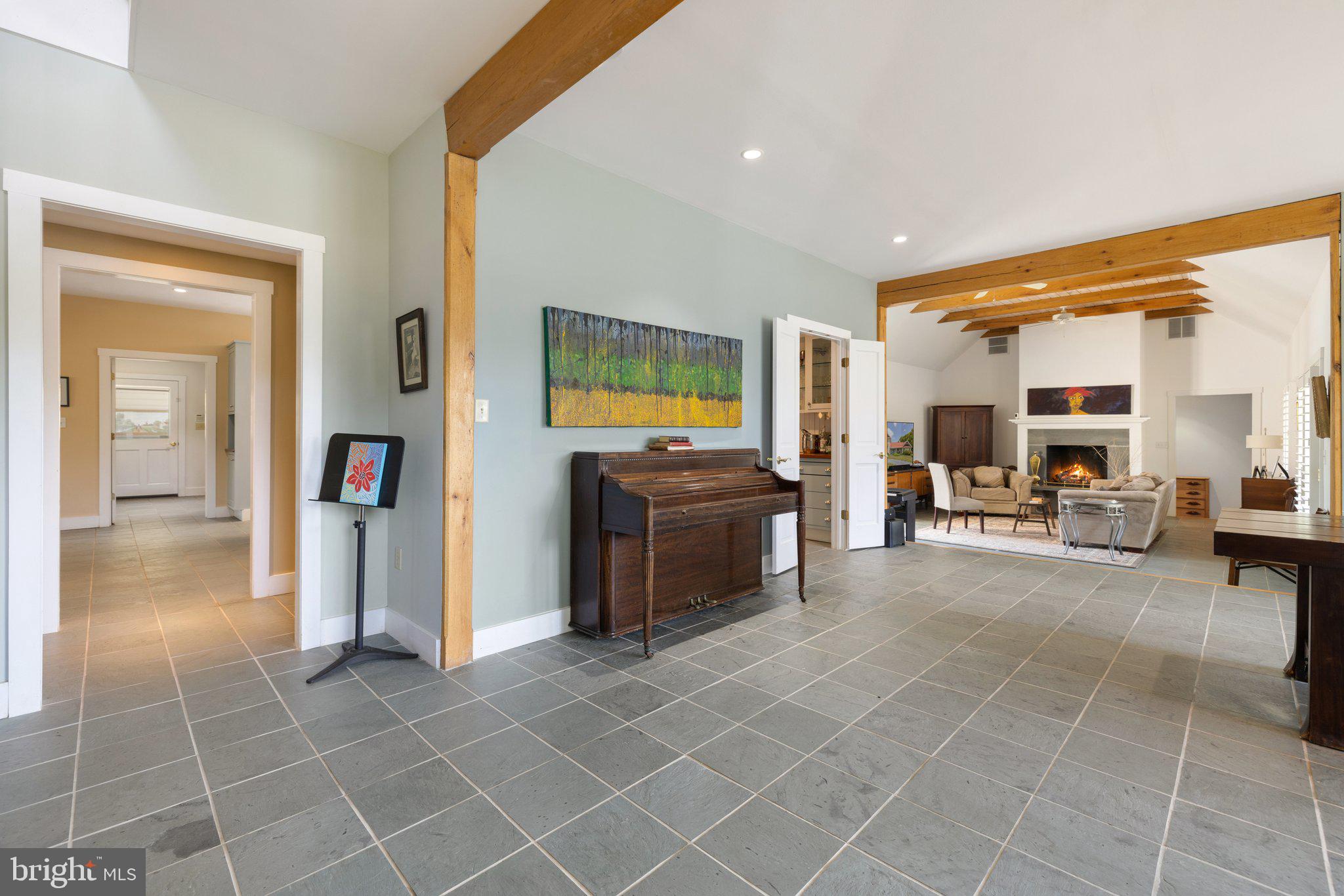 104 Greenfields Ln